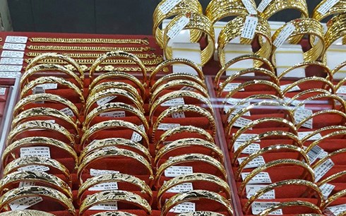 Giá vàng trong nước hôm nay vẫn tiếp tục giảm