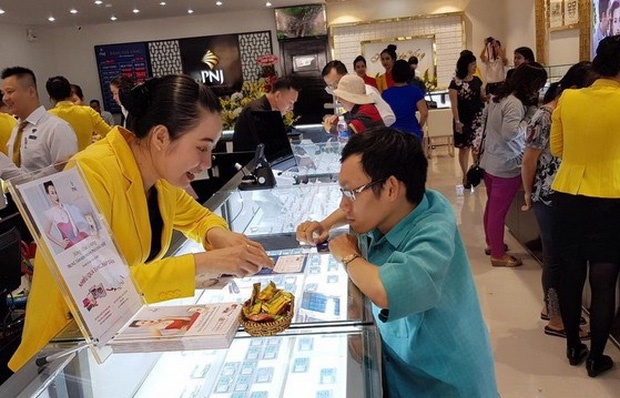 Giao dịch mua bán vàng chủ yếu là nhỏ lẻ