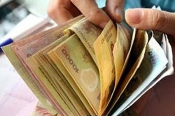 Đa số người dân không những không có tiền để dành mà còn phải đi vay một phần để tiêu dùng!