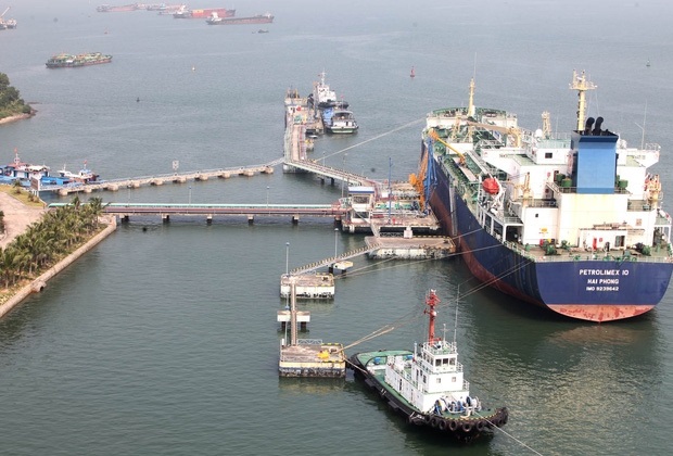Trung bình VN nhập khẩu 1 triệu tấn xăng dầu mỗi tháng