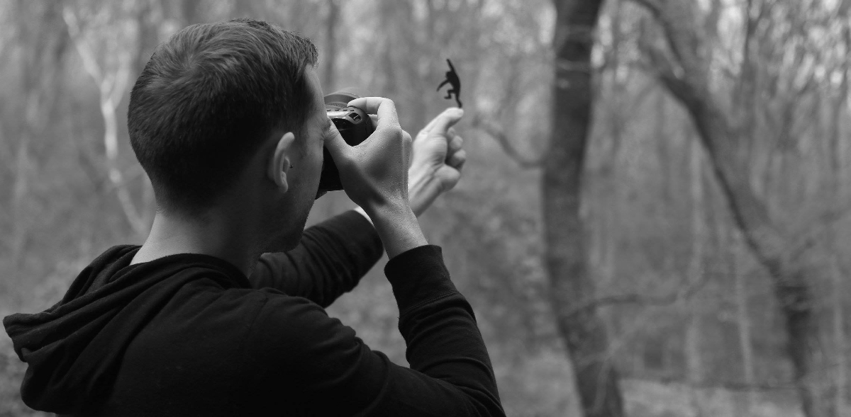 Rich McCor, bên bức ảnh hậu trường (Theo: Instagram Paperboyo)