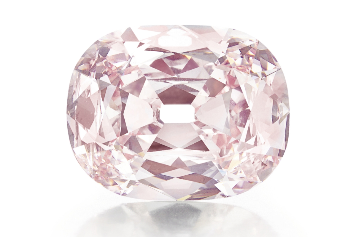 The Princie Viên hồng ngọc 34,65 carat đã được Christies bán qua điện thoại với giá 39,3 triệu USD vào năm 2013 tại New York cho một nhà sưu tập. Viên hồng ngọc này được tìm thấy ở Golconda, miền nam Ấn Độ. Photo: SIPA