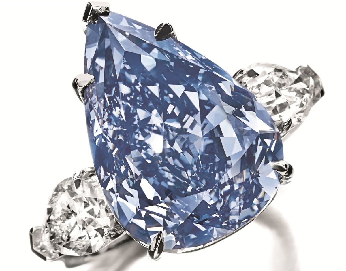 The Winston Blue Viên ngọc bích 13,2 carat được Christies bán với giá 23,8 triệu USD cho nhà kim hoàn Harry Winston. Photo: Chụp màn hình của Christies