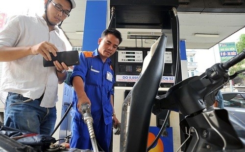 Ngành tài chính đề xuất nâng mức thuế BVMT với xăng từ 3.000 đồng/lít lên kịch khung hiện tại là 4.000 đồng/lít