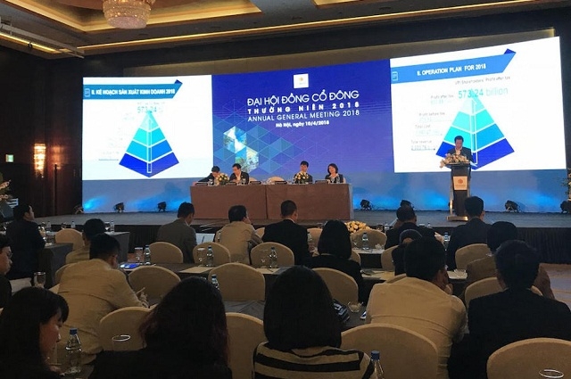 Ông Tô Như Toàn - Chủ tịch HĐQT VPI báo cáo kết quả kinh doanh năm 2017 và mục tiêu kinh doanh năm 2018 tại ĐHĐCĐ