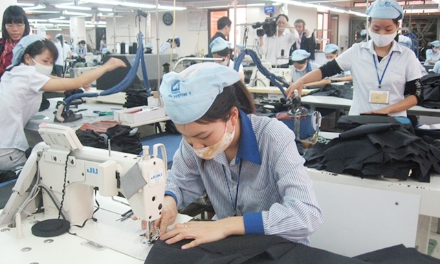 Nếu coi con người là quan trọng nhất để tăng NSLĐ, rõ ràng đào tạo phải được coi là đầu tư chứ không phải chi phí