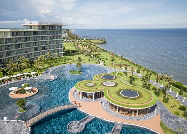 Bể bơi nước mặn lớn nhất Việt Nam trong FLC Sầm Sơn