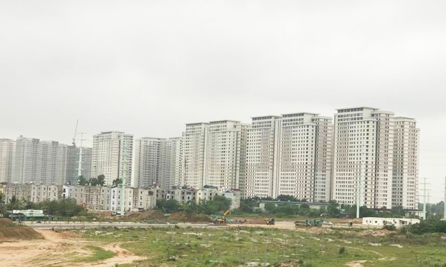 Trong khi Nhà nước đang có chính sách tạo điều kiện cho mọi người có nhà ở, thì việc đánh thuế như đề xuất của Bộ Tài chính khiến cho người thu nhập thấp khó có khả năng mua nhà hơn