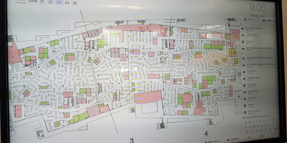 Không gian mở lớn nhất thế giới Trụ sở chính của Facebook gồm hai phần: MPK cổ điển (tại Menlo Park), là một khuôn viên thấp tầng gồm 9 tòa nhà và có 9.000 nhân viên. MPK 20 (số tòa nhà), do kiến trúc sư Frank Gehry thiết kế và khai trương năm 2015, rộng 430.000 m2. Ở bên trong là một không gian mở lớn nhất trên thế giới, với phương châm Sáng tạo mở và làm việc tập thể.