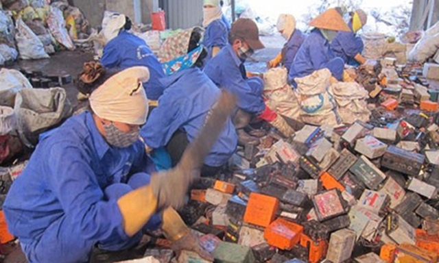 Làng nghề tái chế chì Đông Mai - Hưng Yên