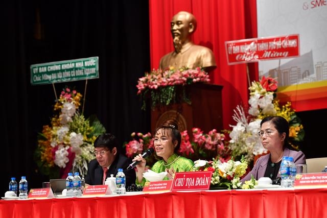 Bà Nguyễn Thị Phương Thảo, Phó Chủ tịch thường trực HĐQT HDBank phát biểu tại Đại hội đồng cổ đông HDBank