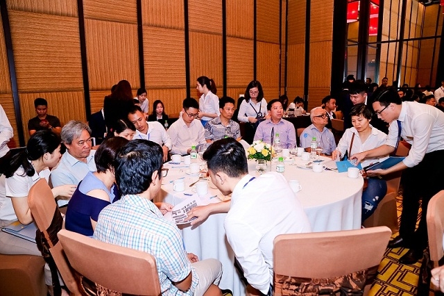 Khách hàng hào hứng với shophouse Sun Plaza Grand World