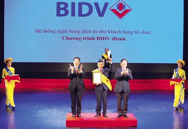 BIDV iBank được Hội đồng Chung tuyển nhất trí trao Danh hiệu top 10 Sao Khuê 2018