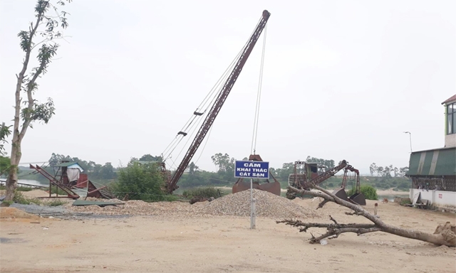 Một bến bãi kinh doanh cát, sỏi đã bị đình chỉ hoạt động tại Thanh Chương