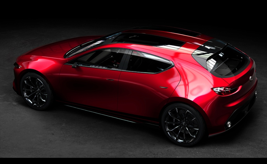 Kai: chiếc xe concept theo kiểu Mazda Trong khi các hãng chuyển sang xe điện hoặc hydrogène như Toyota thì Mazda vẫn không từ bỏ động cơ đốt trong và đưa cả vào những chiếc xe concept. Kai, trang bị động cơ mới phát triển bởi người Nhật: chiếc SkyActiv-X siêu nhẹ. Chiếc động cơ xăng này theo nguyên tắc đốt trong mới có hiệu suất kỷ lục, cao hơn cả diesel, có khả năng phát ra ít hơn 90 g/km CO2. Chiếc động cơ này sẽ được trang bị cho Mazda3 trong tương lai. Photo: Mazda