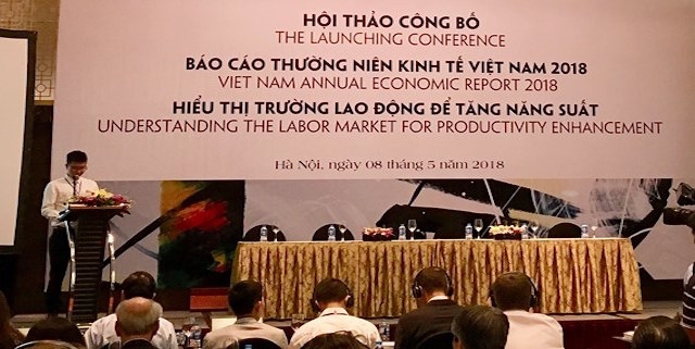 Các chuyên gia cảnh báo nếu không muốn bị vượt qua bởi các quốc gia láng giềng như Campuchia về NSLĐ nói riêng và tăng trưởng kinh tế nói chung, Việt Nam cần có những cải cách mạnh mẽ hơn để cải thiện NSLĐ