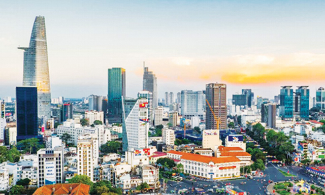 Nhiều chủ đầu tư trong nước đang rất khó khăn để triển khai dự án, người mua nhà cũng khó khăn để vay được tiền từ ngân hàng, dòng vốn và xu hướng đầu tư của các doanh nghiệp nước ngoài đang là một tín hiệu tích cực cho thị trường bất động sản Việt Nam.