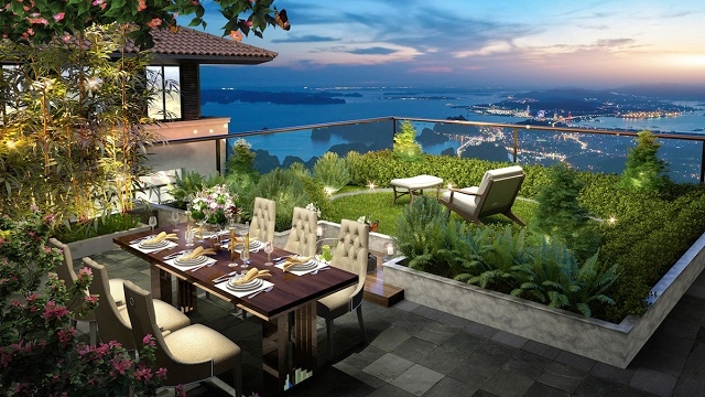 Ban công biệt thự Royal Park với tầm nhìn hướng vịnh Hạ Long