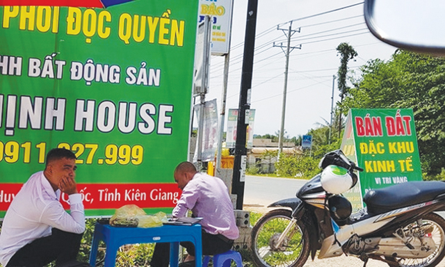 Đối với nhà đầu cơ, các quyết định này sẽ khiến họ thất vọng vì họ mất cơ hội để “đục nước béo cò”.