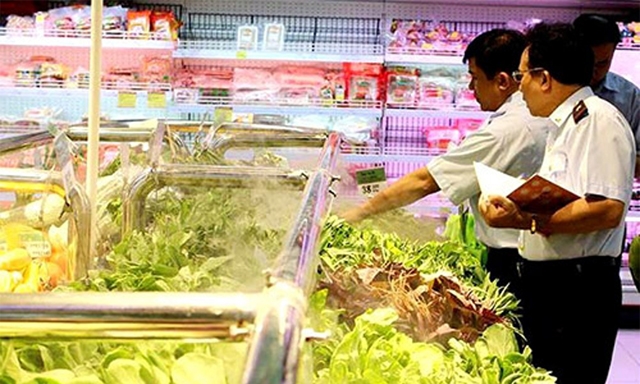 Nghị định 15 đã thể hiện sự thay đổi tư duy quản lý, từ tiền kiểm sang hậu kiểm, phân quyền mạnh mẽ hơn và nâng cao trách nhiệm của DN lên đến 100% đối với sản phẩm của mình để bảo đảm ATTP cho người tiêu dùng.