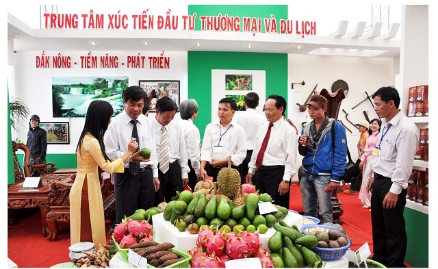 Đẩy mạnh xúc tiến thương mại, tìm thị trường tiêu thụ sản phẩm cho các HTX, THT