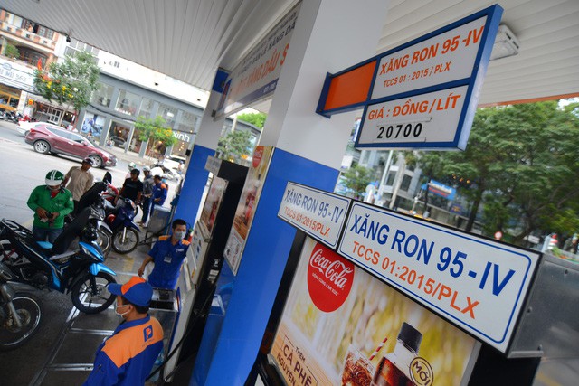 Mặc dù nhà điều hành ưu tiên chi sử dụng Quỹ Bình ổn, nhưng giá xăng dầu vẫn tăng mạnh