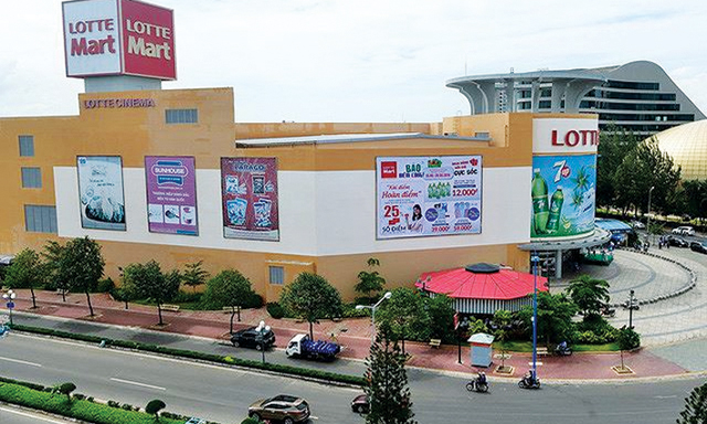 Việc UBND tỉnh Bà Rịa – Vũng Tàu giao đất có thu tiền sử dụng đất này cho công ty Trùng Dương Thái Sơn không thông qua đấu giá quyền sử dụng đất là vi phạm điều 58 Luật Đất đai 2003 và Điều 61 Nghị định số 181 của Chính phủ.