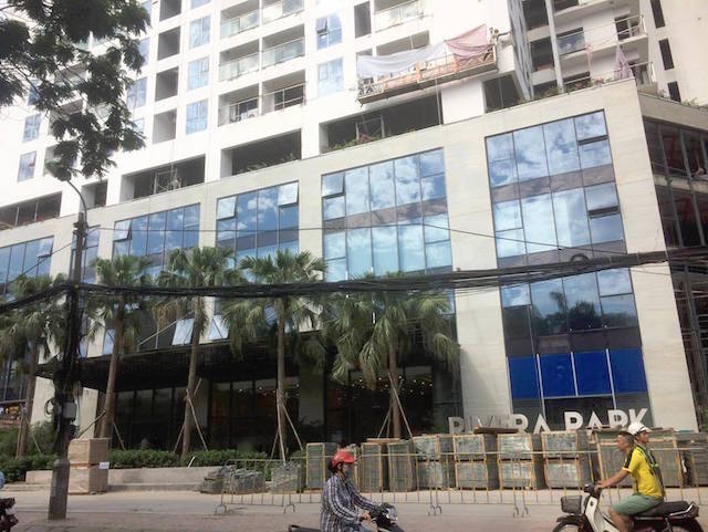 Chủ đầu tư đã vội vàng hoàn thiện phần tầng 1 để sử dụng làm nơi làm việc