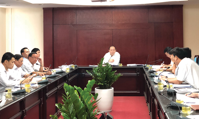 Chủ tịch Liên minh HTX Việt Nam Nguyễn Ngọc Bảo chủ trì cuộc họp