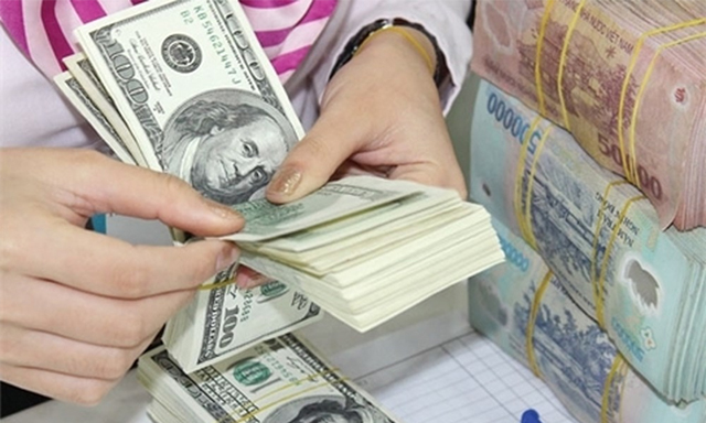 Hiện cán cân thương mại của nền kinh tế đang thặng dư, NHNN mua ròng USD để tăng dự trữ ngoại hối lên mức cao kỷ lục.