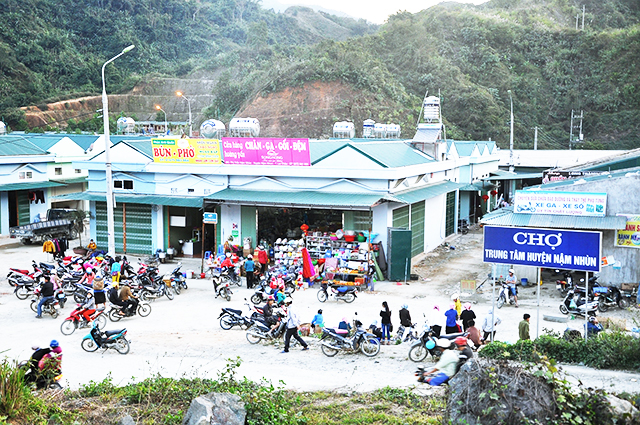 Vùng cao Nậm Nhùn đang khoác lên mình chiếc áo mới sạch đẹp, tươi mới hơn