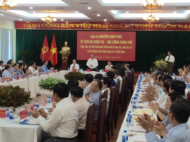 Thủ tướng Chính phủ Nguyễn Xuân Phúc làm việc về tình hình phát triển kinh tế hợp tác, HTX với hệ thống Liên minh HTX Việt Nam