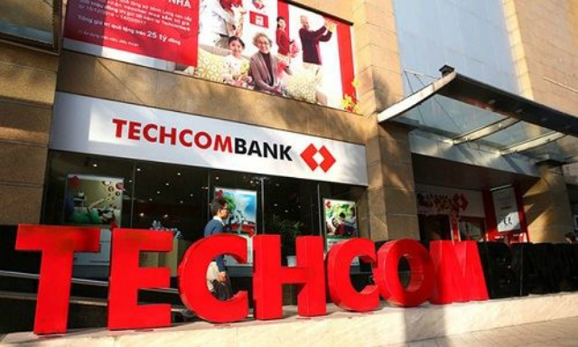 Techcombank được tăng vốn điều lệ từ 11.655.307.200.000 đồng lên 34.965.921.600.000 đồng.
