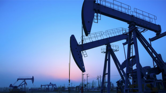 Giá dầu lại lùi sau cuộc họp của OPEC