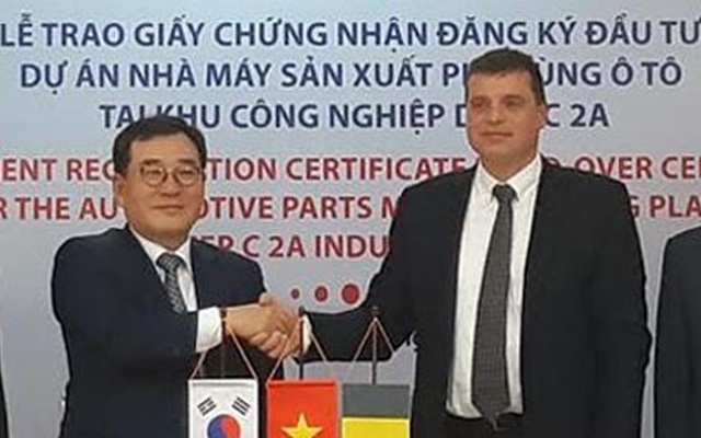 Lễ trao chứng nhận đăng ký đầu tư Dự án nhà máy sản xuất phụ tùng ô tô của Công ty TNHH Pyeong Hwa Automotive (PHA)