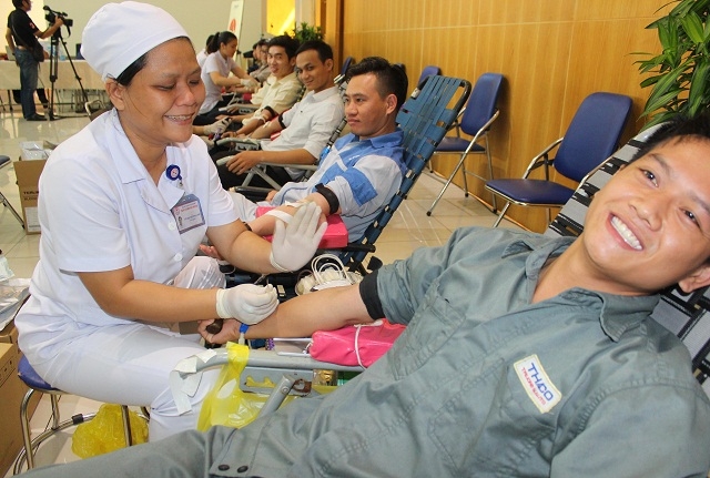 Cán bộ công nhân viên Thaco tham gia hiến máu nhân đạo