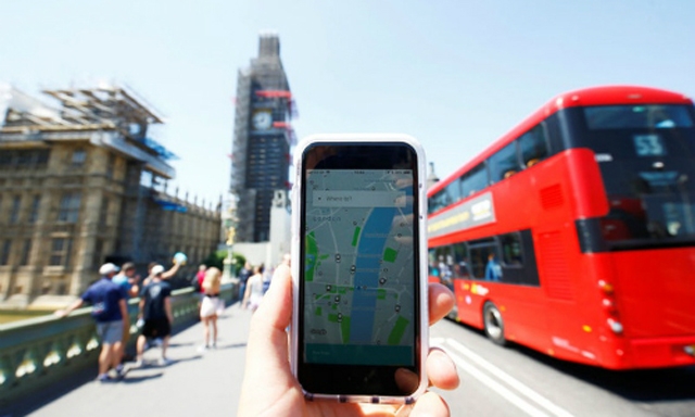 Việc Uber tiếp tục được hiện diện tại London là thông tin không lấy gì làm vui vẻ với cánh tài xế taxi truyền thống, những người trước đây đã chặn đường phố ở London để phản đối ứng dụng này.