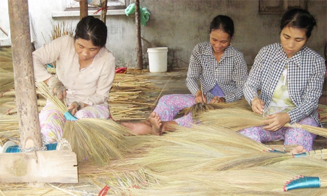 Nhiều HTX ở Phú Yên không ngừng cải thiện các dịch vụ để phát triển kinh tế hộ xã viên