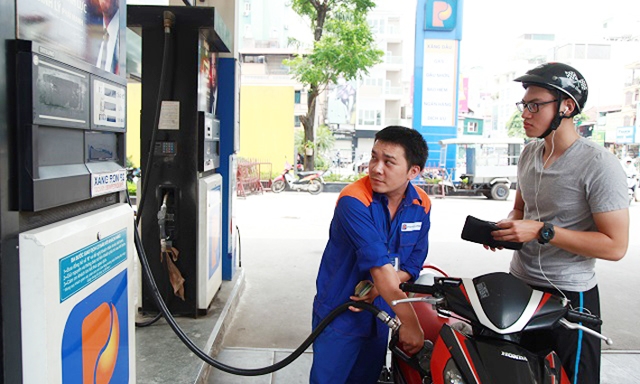 Giá xăng chắc chắn sẽ tăng khi thuế BVMT tăng