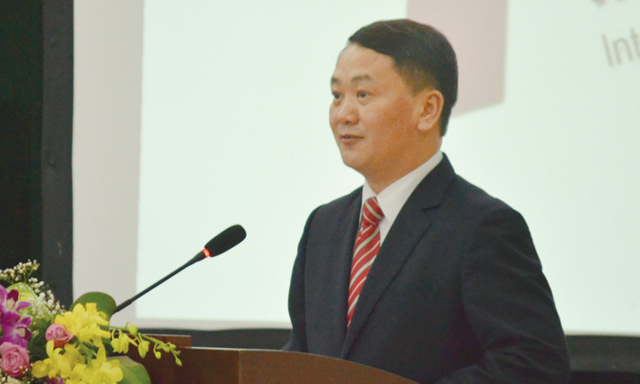 Ông Hầu A Lềnh - Ủy viên Ban Chấp hành TW Đảng, Phó Chủ tịch - Tổng Thư ký Ủy ban Trung ương MTTQ Việt Nam phát biểu tại Lễ Kỷ niệm