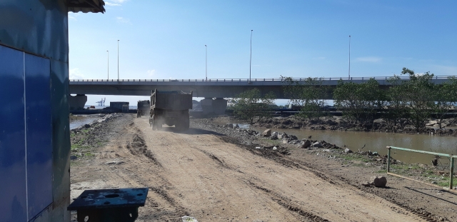 Gầm cầu Tân Vũ - Lạch Huyện