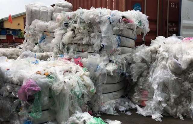 Hơn 5.000 container phế liệu đang tồn ứ tại các cảng trên cả nước (Ảnh: Internet)