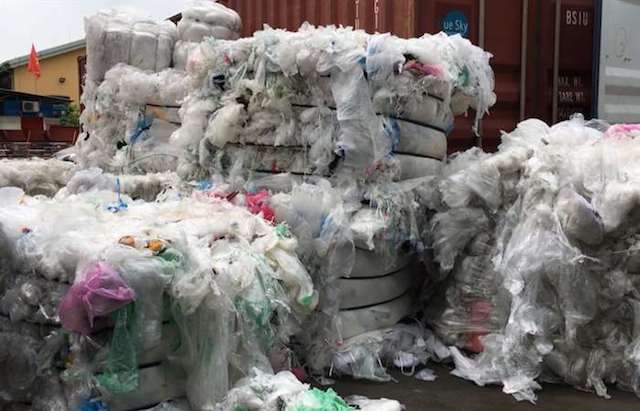 Hơn 5.000 container phế liệu đang tồn ứ tại các cảng trên cả nước (Ảnh: Internet)