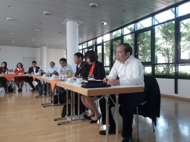 Đoàn công tác Liên minh HTX Việt Nam và các Bộ ngành tham quan mô hình HTX CHLB Đức