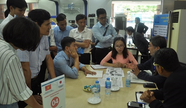 Các thành viên của Tổ công tác Nhật Bản lắng nghe những kiến nghị, đề xuất và trả lời những khó khăn, vướng mắc của doanh nghiệp Nhật Bản.