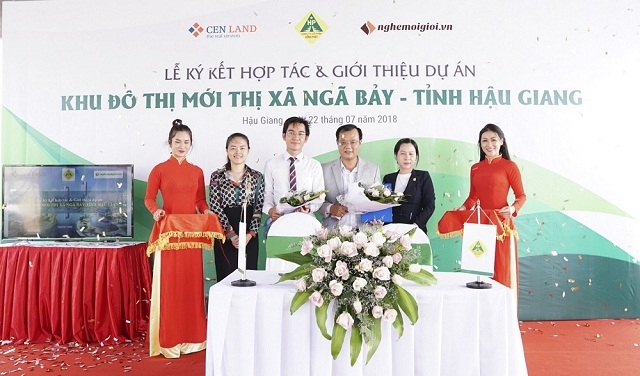 Mới đây, CĐT Hồng Phát Group và CENLAND đã ký kết hợp tác và chính thức giới thiệu dự án KĐTM Thị xã Ngã Bảy ra thị trường.