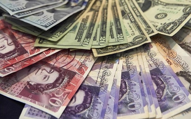 Sức ép khiến đồng bảng Anh rơi vào tình trạng rớt giá.