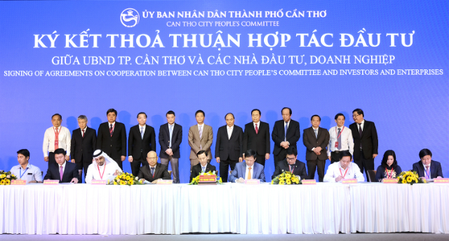 Thủ tướng chứng kiến lễ ký thỏa thuận hợp tác đầu tư giữa UBND TP Cần Thơ và các nhà đầu tư