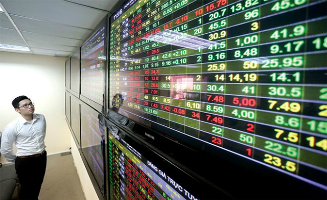 Thị trường đã có sự hồi phục nhưng vẫn còn không ít yếu tố ảnh hưởng tới dòng tiền khiến các nhà đầu tư lựa chọn cổ phiếu kỹ càng hơn