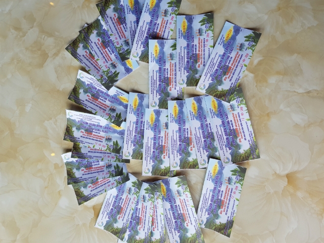 Du khách không đi thăm vịnh Lan Hạ nhưng vẫn phải mua vé đi thăm vịnh Lan Hạ với giá vé 40.000 đồng/người